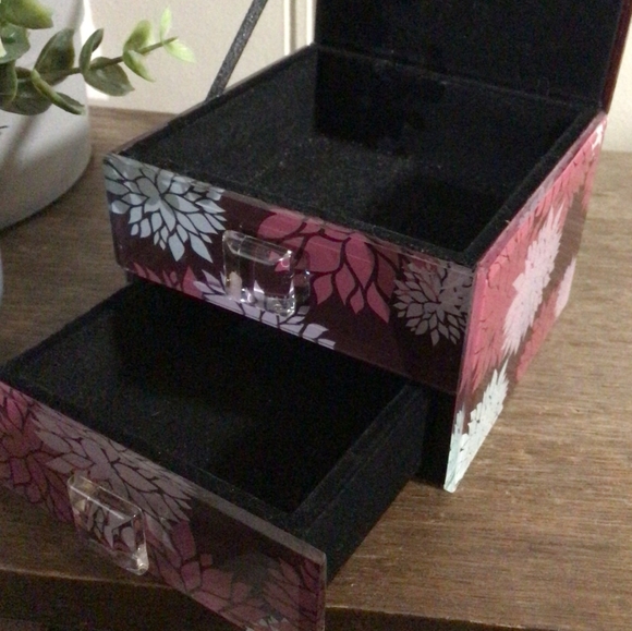 ❤ Free Add-On: Acrylic Floral Jewellry Box - Picture 3 of 3
